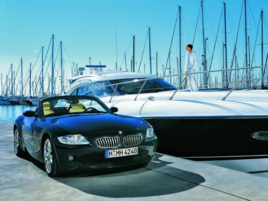  BMW Z4 Roadster Individual 2004 года  (фото 12 из 17)